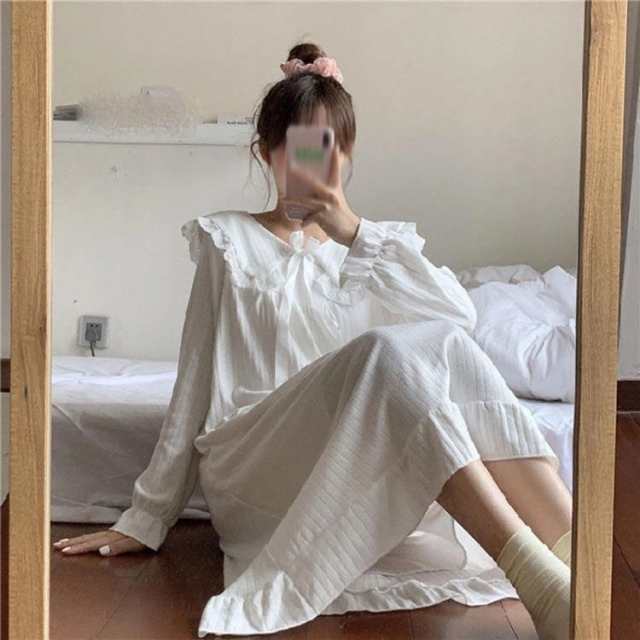 ルームウェア ワンピース 長袖 セクシー Vネック 韓国風 胸元 解禁シャツ オフショルダー 胸開 寝巻きネグリジェ 姫 宮廷 ロングスカート 膝丈 スカート パジャマ レース ナイトウェア ラペル 